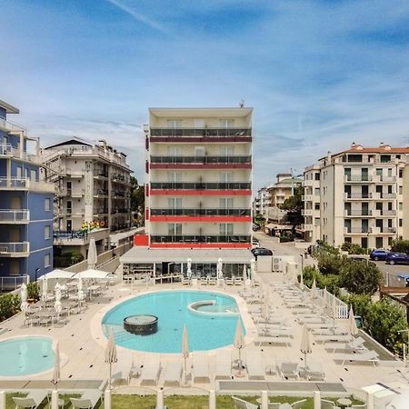 Hotiday Hotel Jesolo Spiaggia Exterior photo