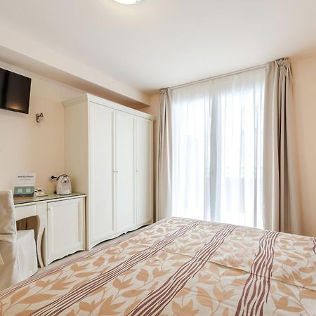 Hotiday Hotel Jesolo Spiaggia Exterior photo