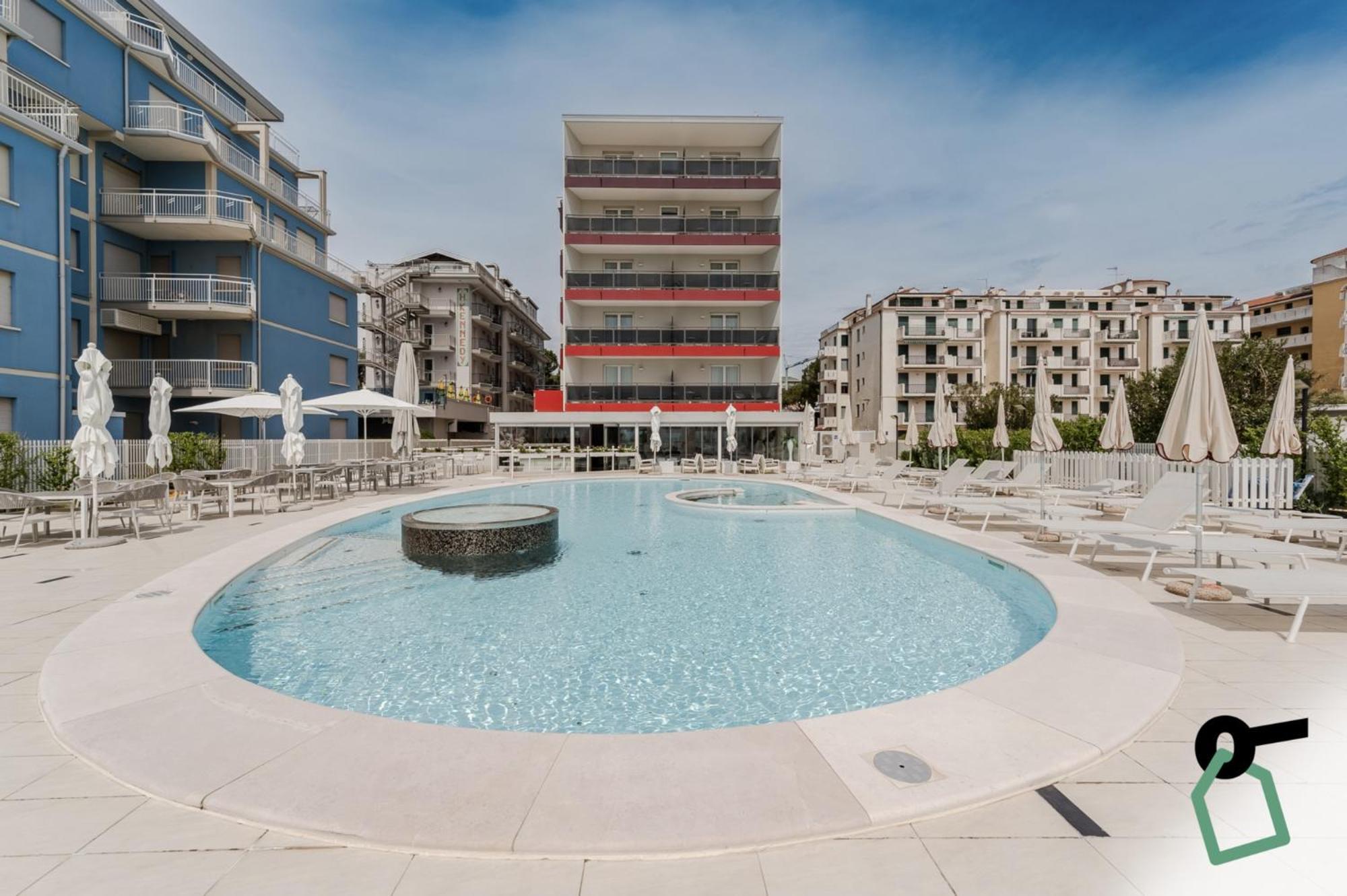 Hotiday Hotel Jesolo Spiaggia Exterior photo