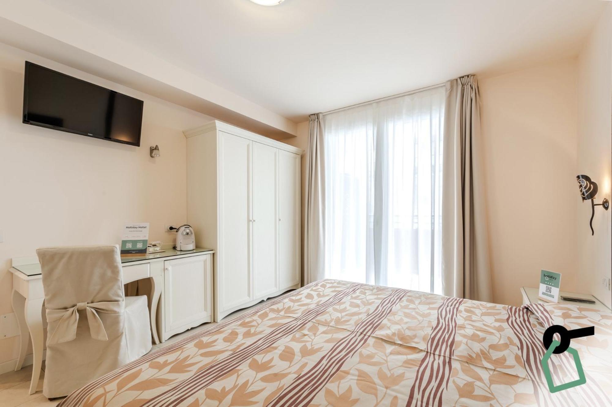 Hotiday Hotel Jesolo Spiaggia Exterior photo